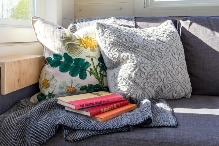 How to Create a Cozy Reading Nook in Your Home